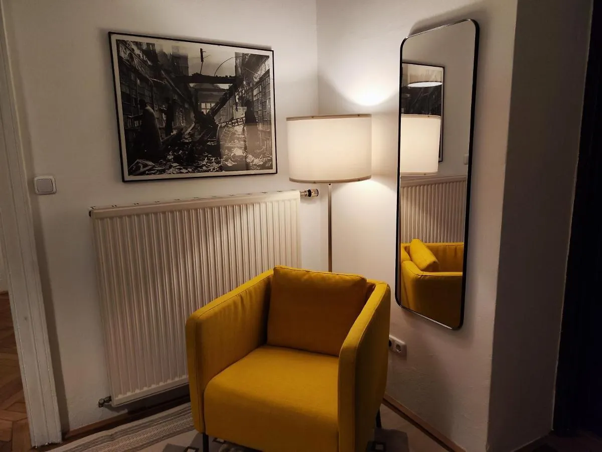 Guest house Room A In A Central Aristocratic Apartment Vienna