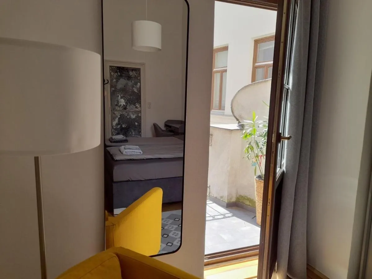 Room A In A Central Aristocratic Apartment Vienna 0*,  Austria
