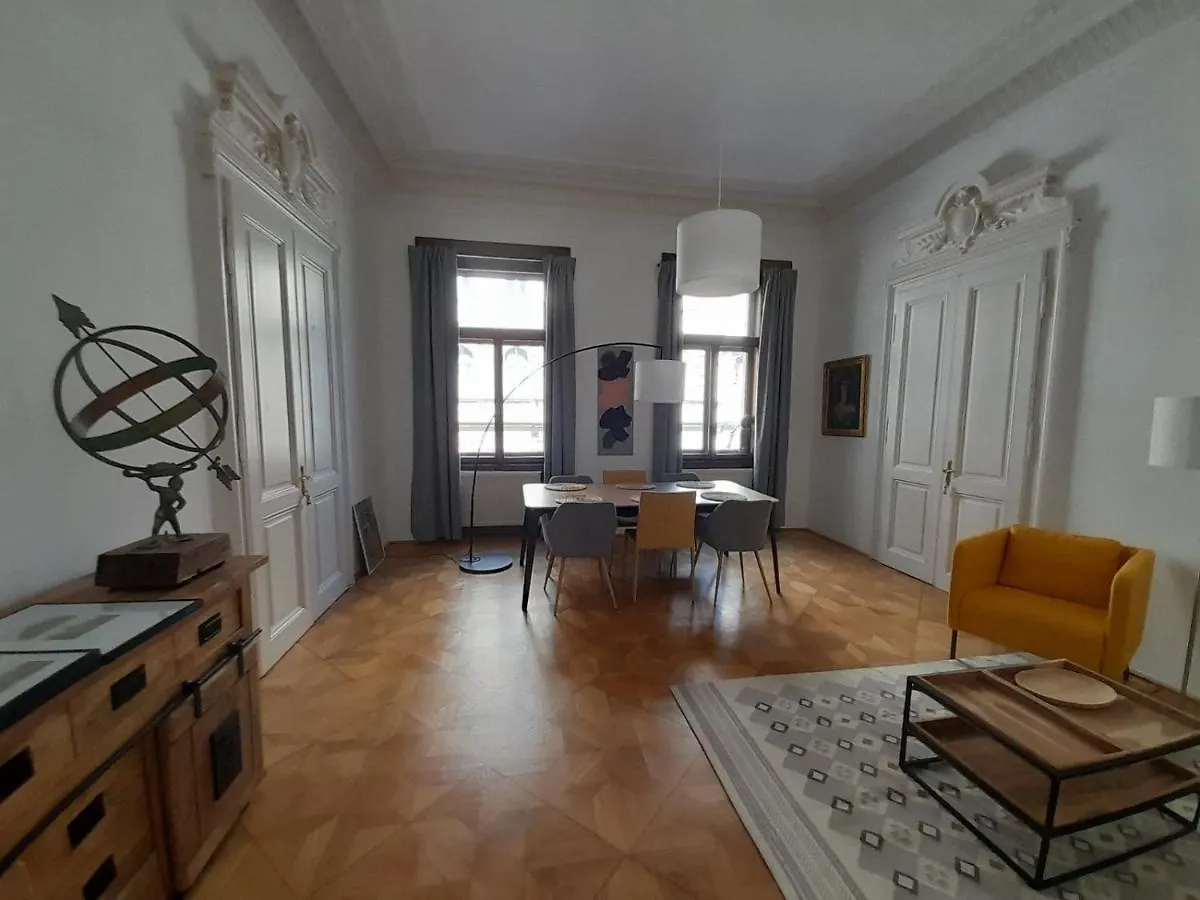 Room A In A Central Aristocratic Apartment Vienna Guest house